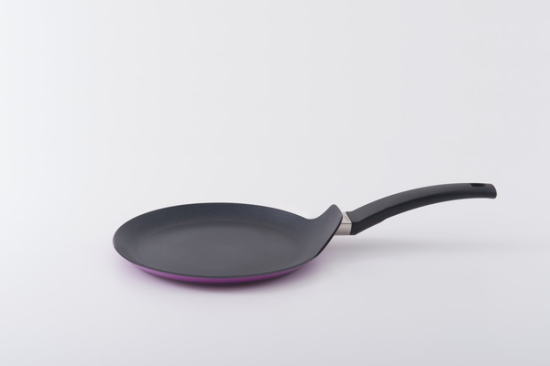 Pánev na palačinky 24 cm fialová
